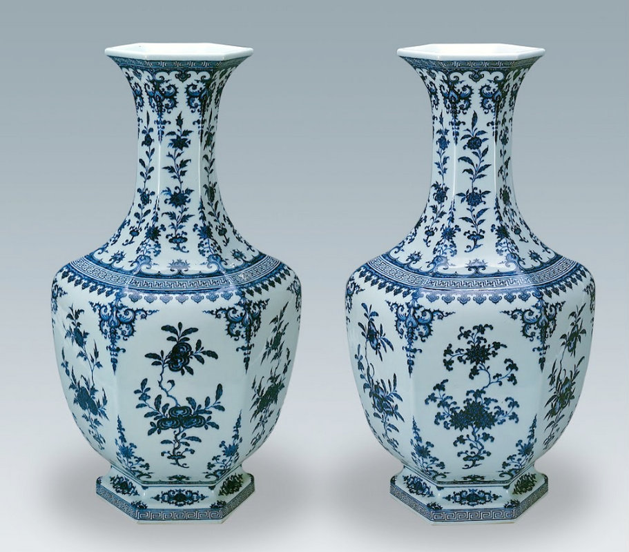 Exposición de cerámica de la obra maestra del color y del resplandor del museo de Yangzhou