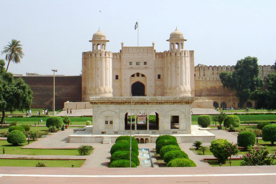 रॉयल ट्रेल, लाहौर प्राधिकरण की दीवार शहर