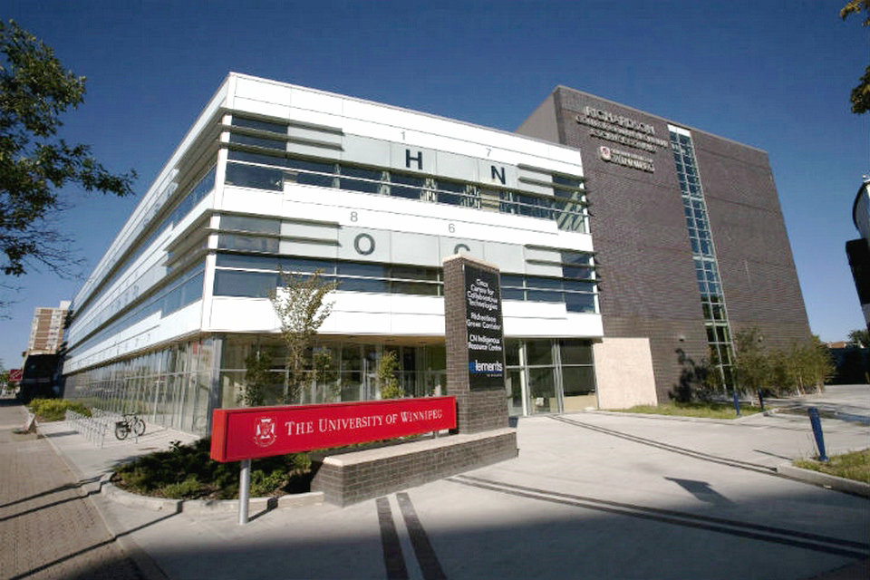 위니펙 대학 자료실, 캐나다