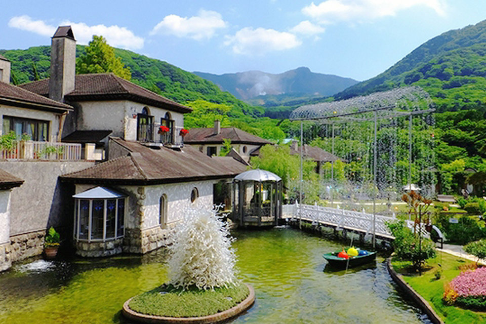 하코네 베네 치안 유리 박물관, 아시 가라시 모군, 일본
