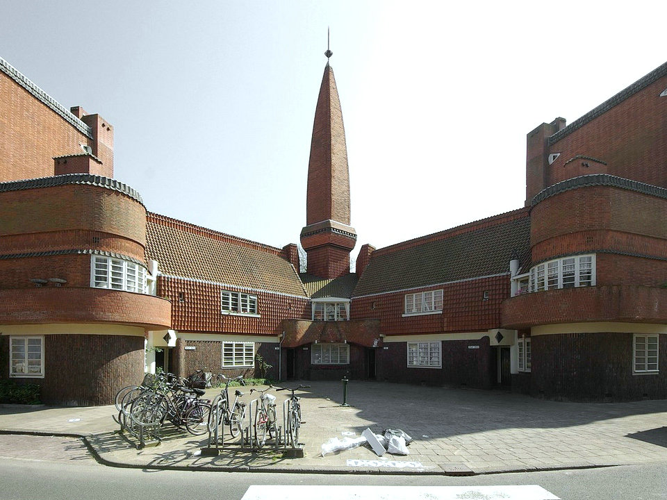 (English) Amsterdam School