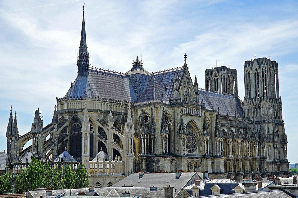 고딕 건축의 역사와 영향