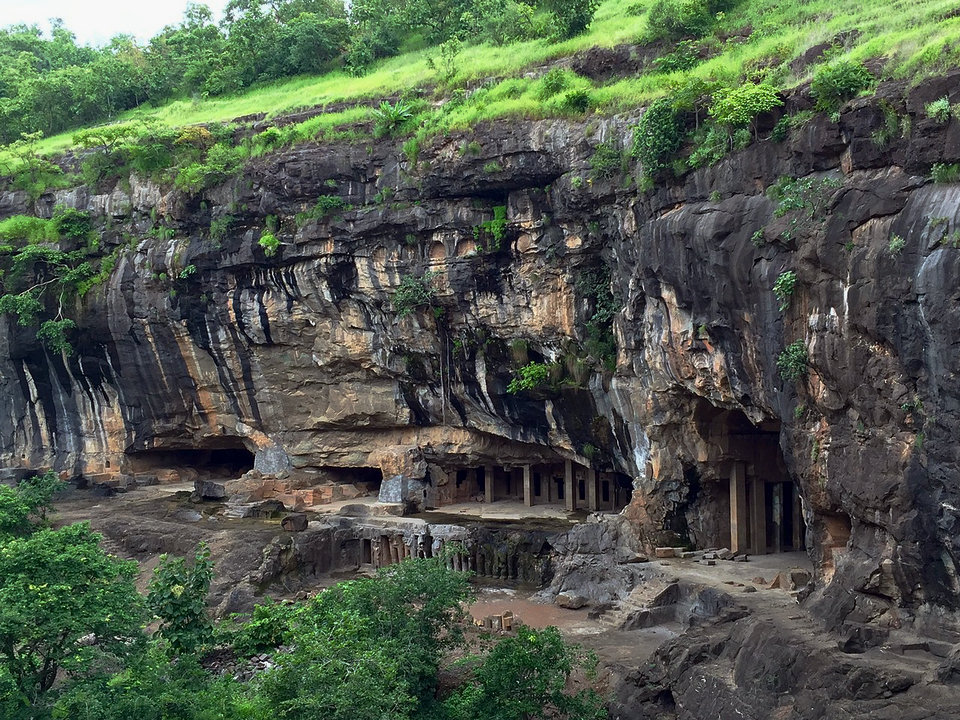 Пещеры Питалхоры