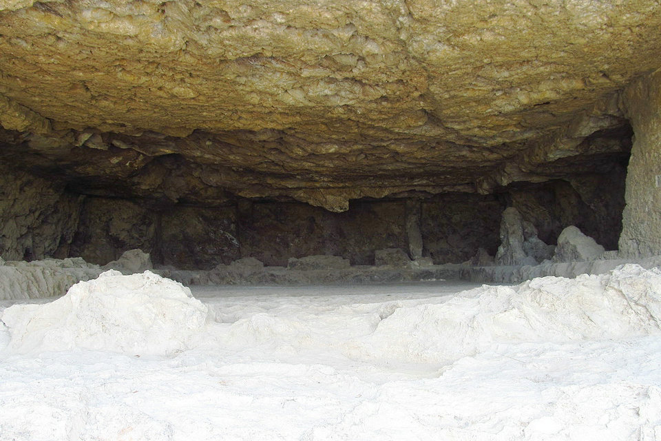 タラジャ洞窟