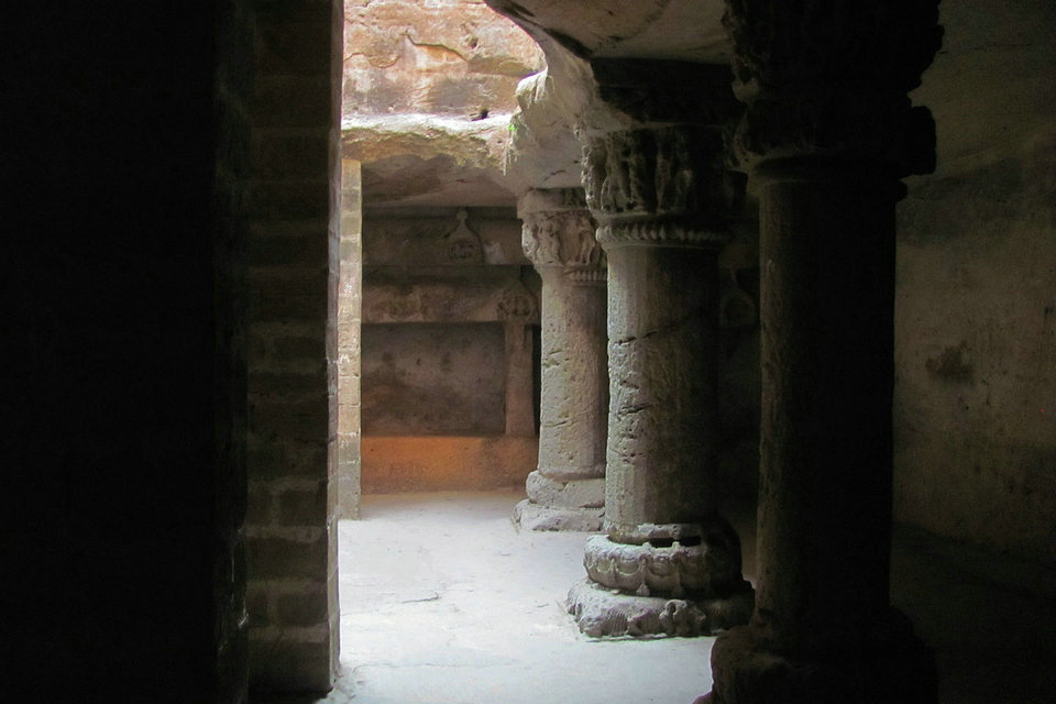 Uparkot Caves