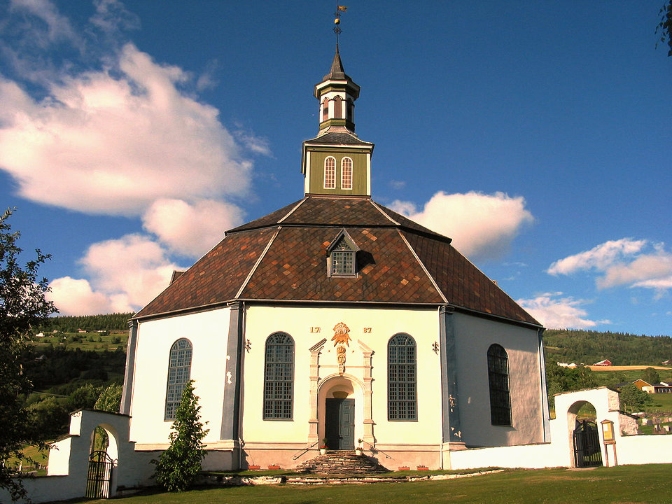 노르웨이의 8 각형 교회