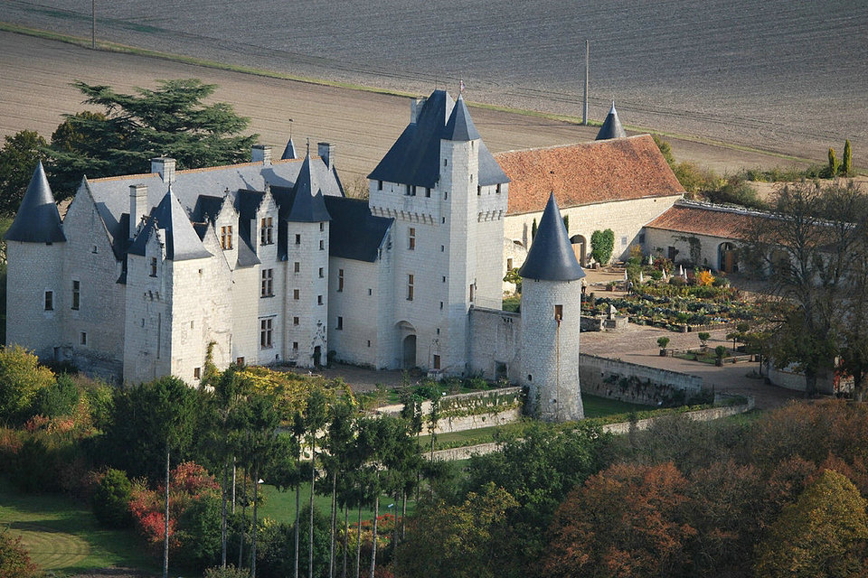 Замок Ривау, Лемер, Франция