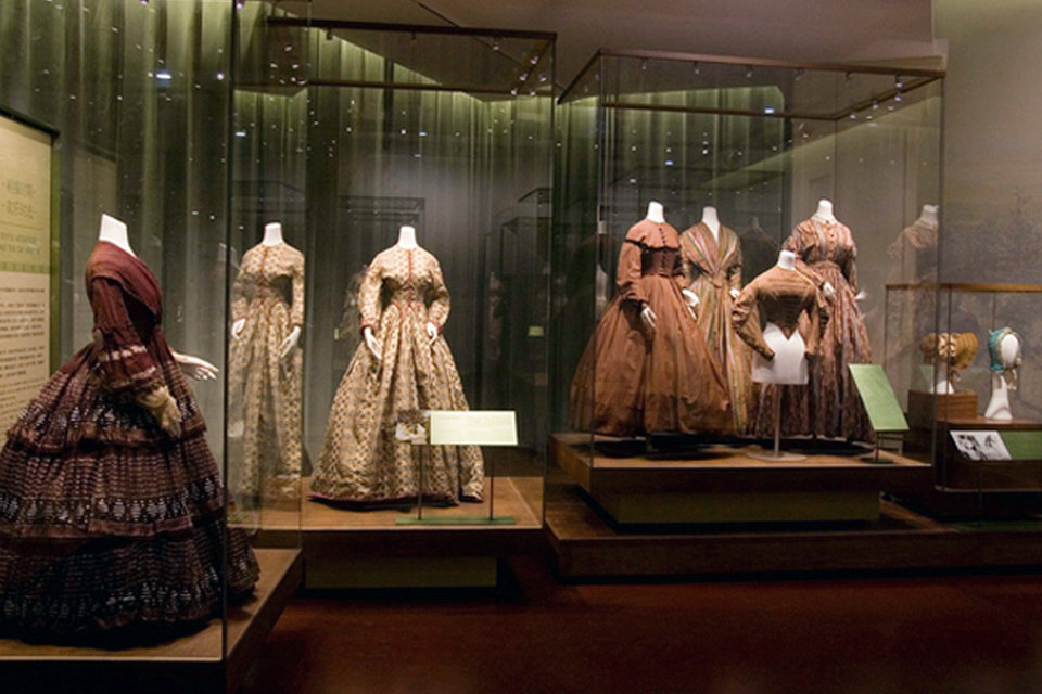 From rural to urban – 400 years of Western fashion, China National Silk Museum