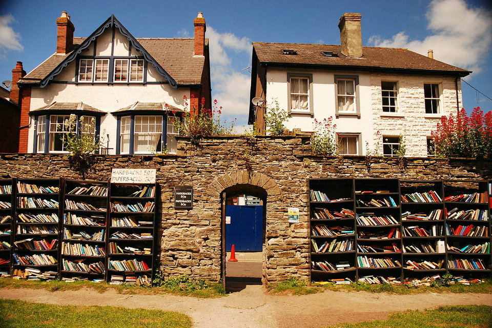 Bookstore tourism