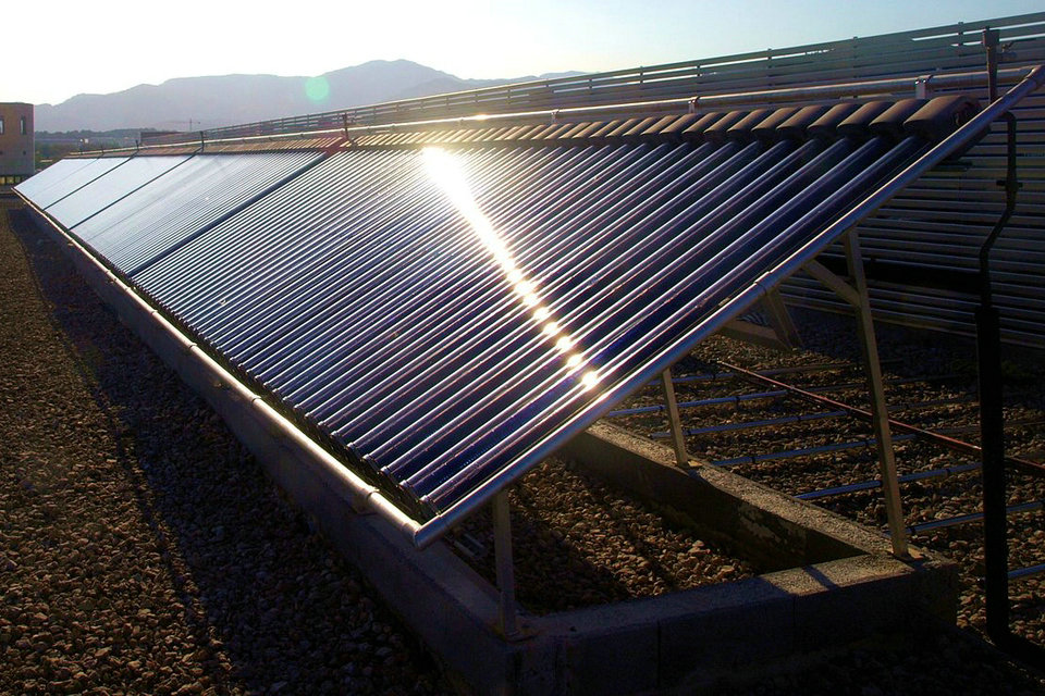 Coletor solar híbrido térmico fotovoltaico