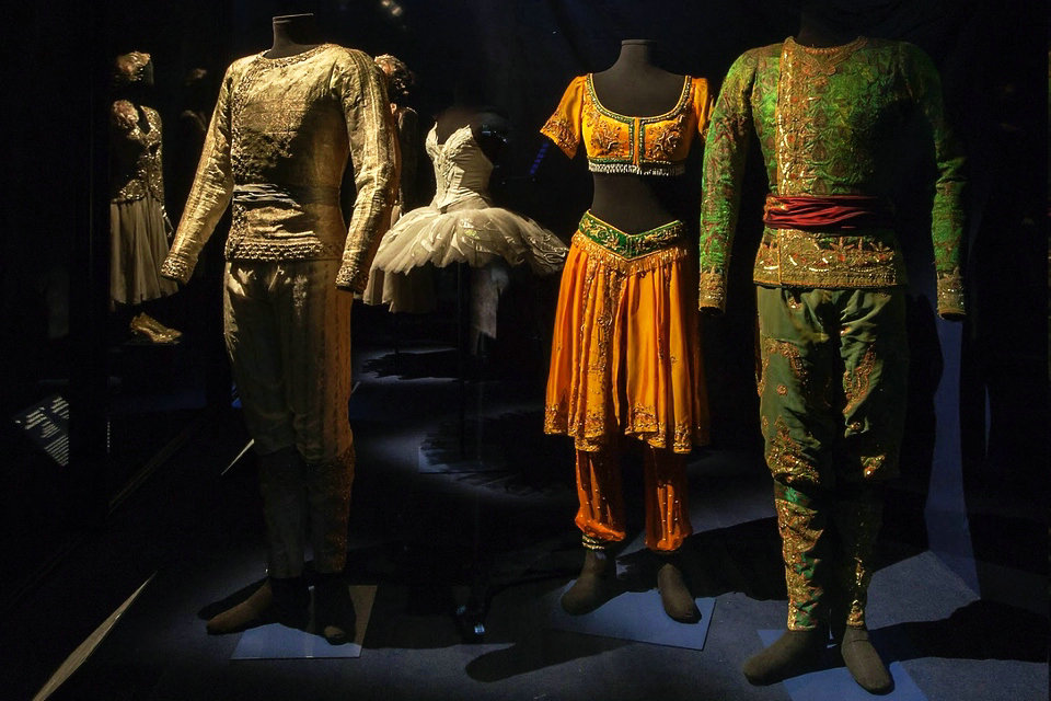 Sammlung Nurejew, Nationales Kostüm der Szene