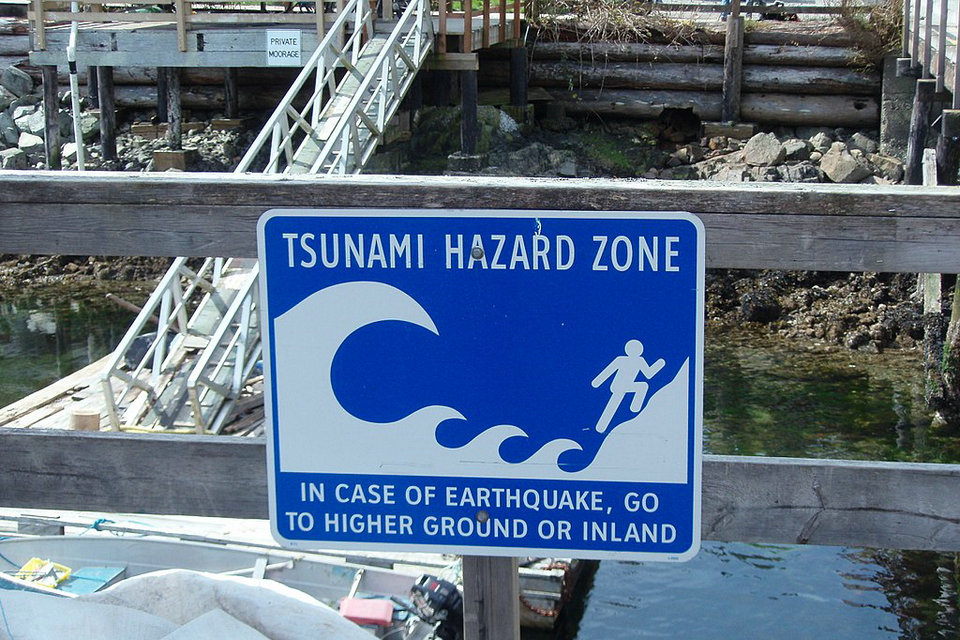 旅行中的海啸安全