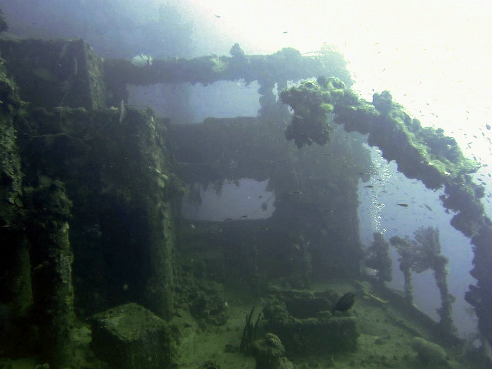 Wreck diving tourism guide