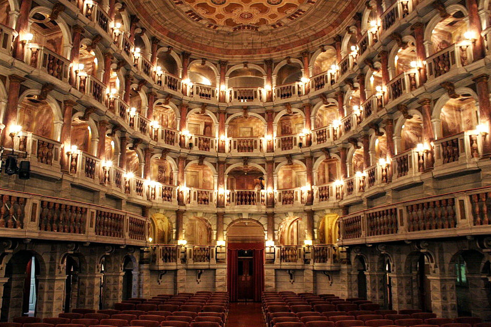 The hall of wonders, 360° Video, Bibiena Theater