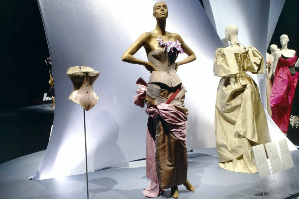 Vivienne Westwood: corset that blends fashion and fine art, 360° Video, Victoria and Albert Museum