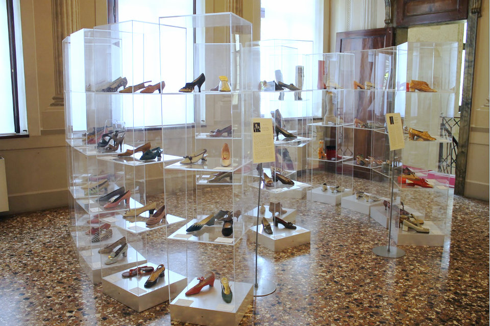 Salle de Dior, Ungaro, Kenzō et Lacroix, Musée de la chaussure de la Villa Foscarini Rossi