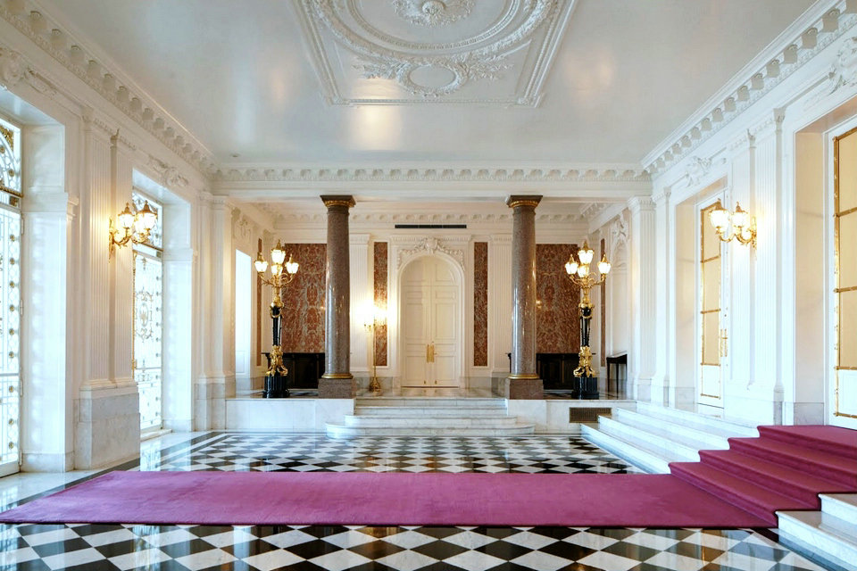 아카사카 궁전 입구 홀 및 그랜드 계단