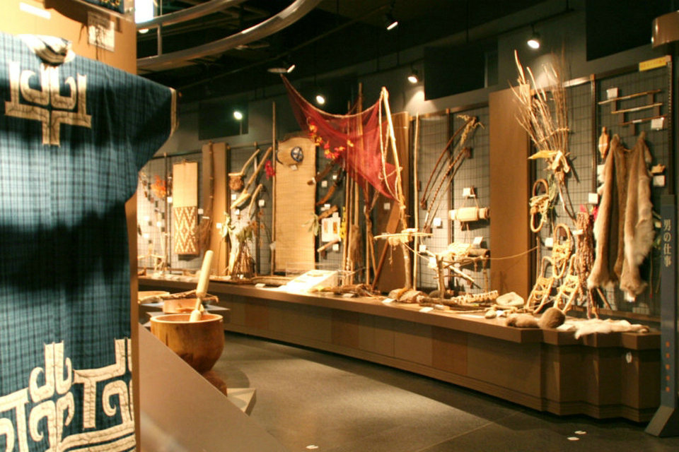 الثقافة والتاريخ الحديث للعينو ، متحف هوكايدو