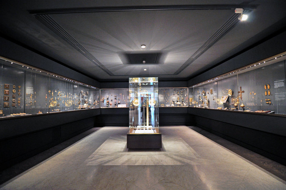 收藏家和他的藏品，拉扎罗·加迪亚诺博物馆
