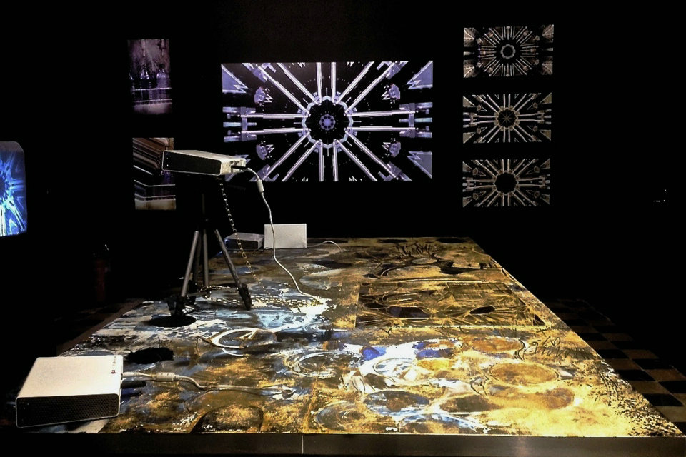 Золотая вода: апокалиптические черные зеркала, павильон Эквадора, Венецианская биеннале 2015