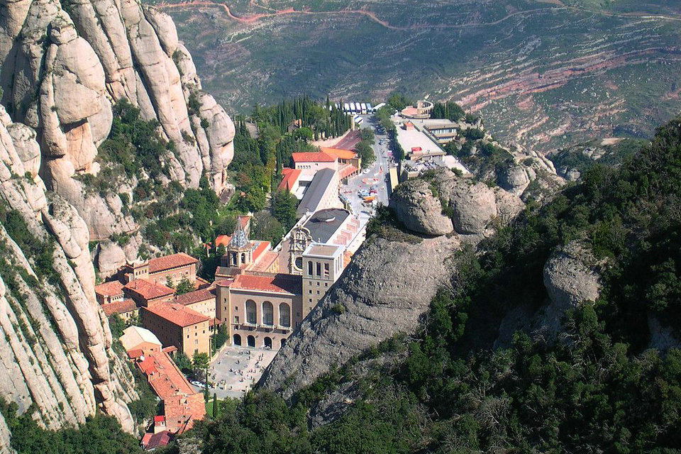 मोंटेसेराट, कैटेलोनिया, स्पेन की सांता मारिया मठ