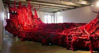 Lega una corda intorno al mondo, Padiglione delle Filippine, Biennale di Venezia 2015