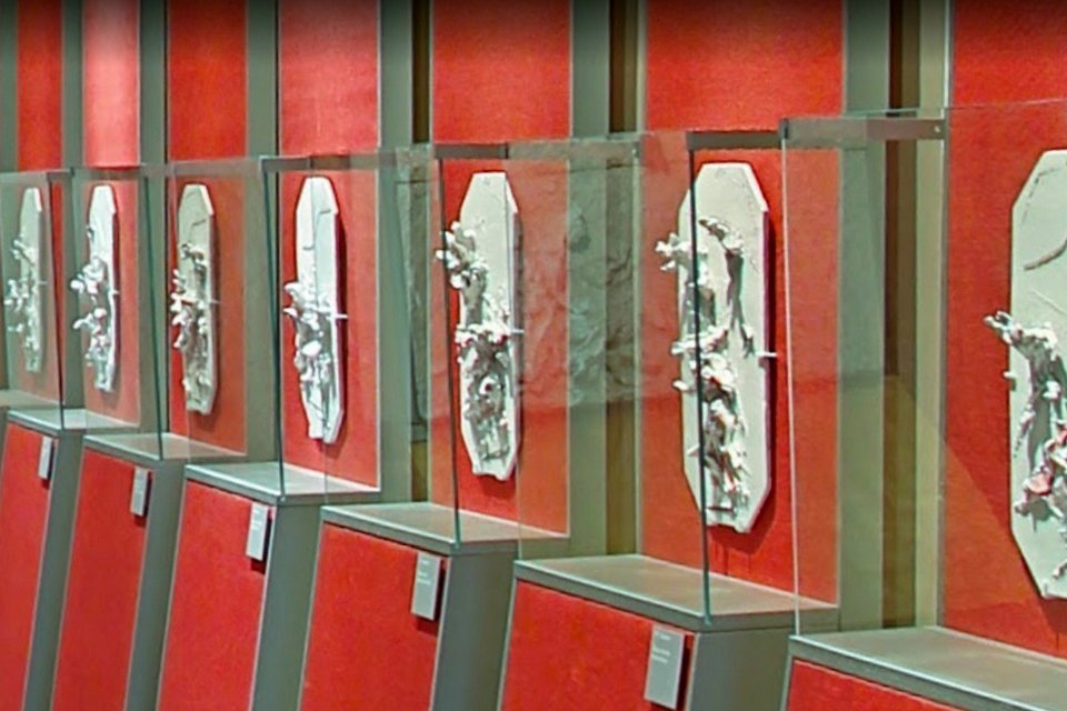 Esculturas de Lucio Fontana, Museo Diocesano de Milán.