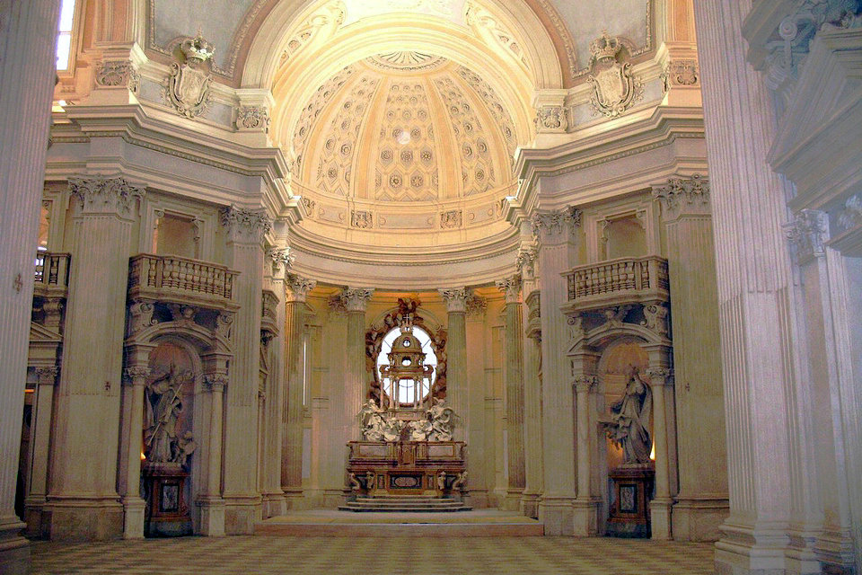 चर्च ऑफ सेंट’अबर्टो, वेनेरिया का रॉयल पैलेस