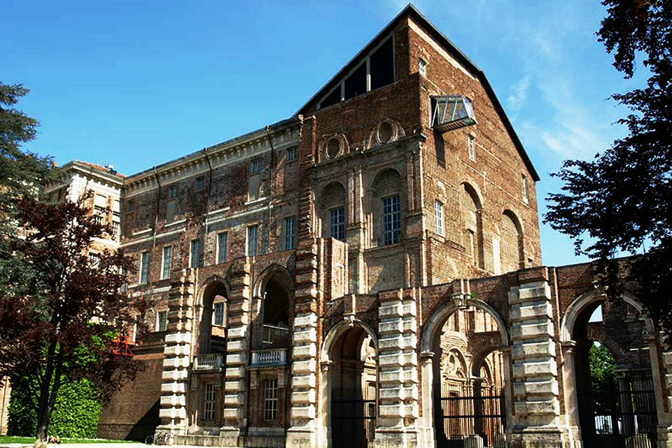 متحف ريفولي كاسل للفن المعاصر ، تورين ، إيطاليا