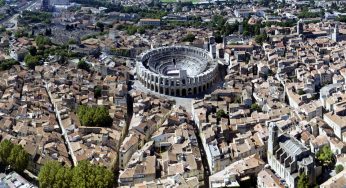 Monuments romains et Romains d’Arles, France