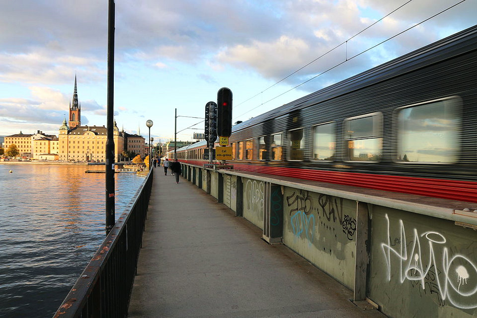 Viajes en tren y autobús en Suecia