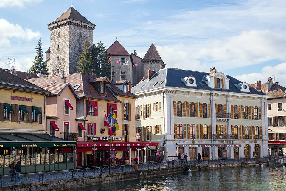 Annecy Travel Guide, Haute-Savoie, Auvergne-Rhône-Alpes, France