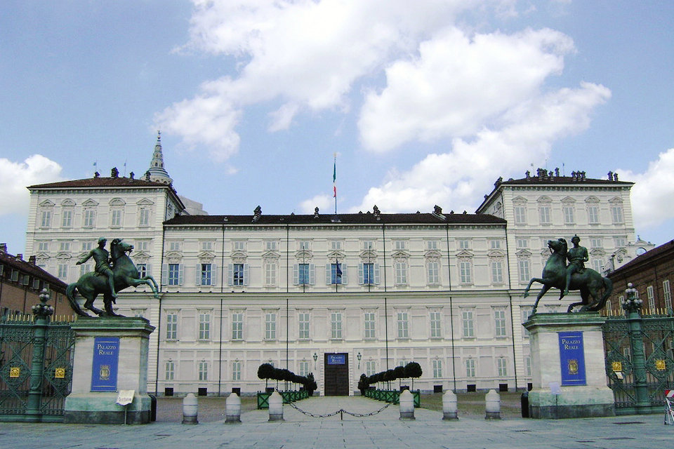 القصر الملكي في تورينو ، إيطاليا
