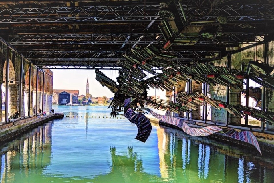Examen de la Biennale d’art de Venise 2015, lieux d’exposition autour de la ville, Italie