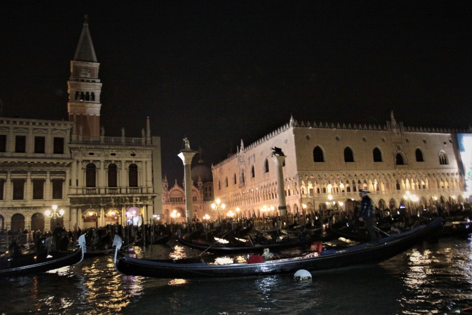 Revue du Carnaval de Venise 2011, Italie