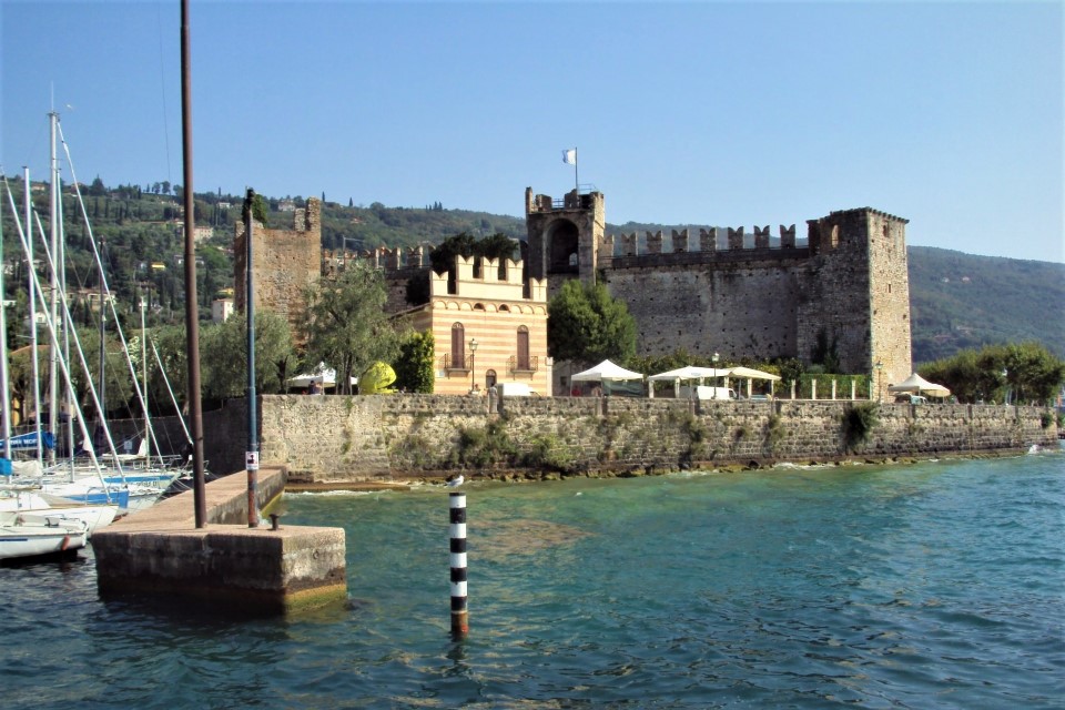 Guida turistica di Torri del Benaco, Veneto, Italia