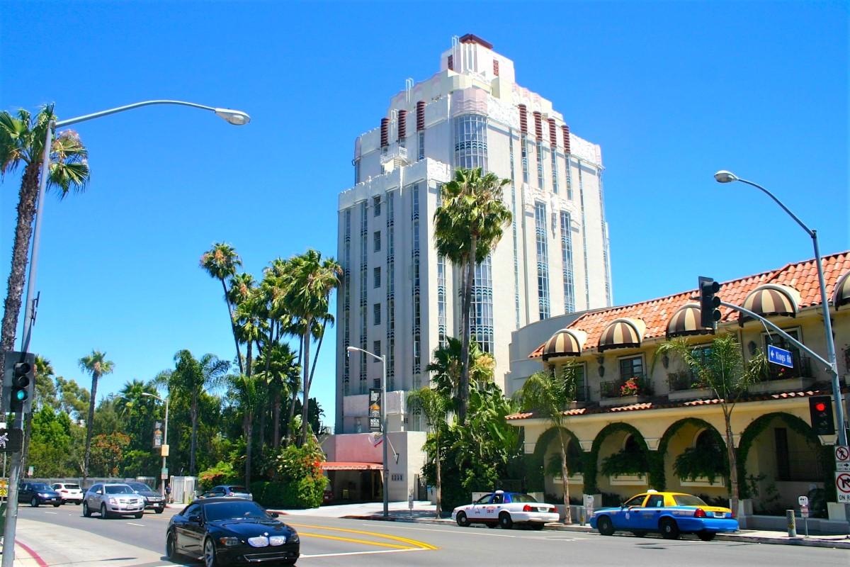 Travel guide of Sunset Boulevard and Sunset Strip, Los Angeles, California, United States
