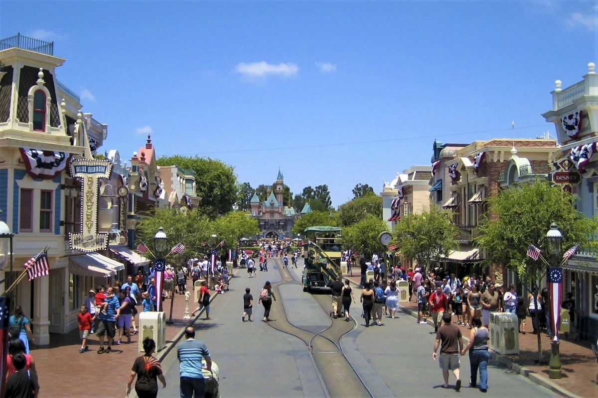 Führung durch die Main Street, USA, Disneyland Park, Kalifornien, USA