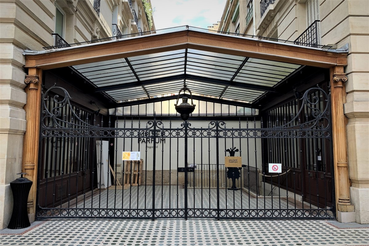 Guide Tour of Fragonard Perfume Museum, Paris, France