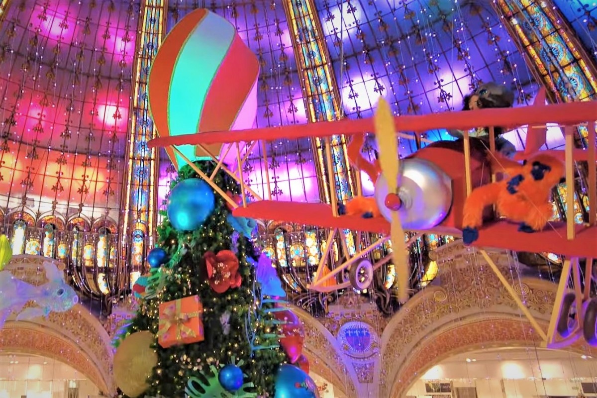 갤러리 라파예트 오스만(Galeries Lafayette Haussmann 2020-2021)의 그랑 사팽(Grand Sapin)과 크리스마스 창문 리뷰, 파리, 프랑스