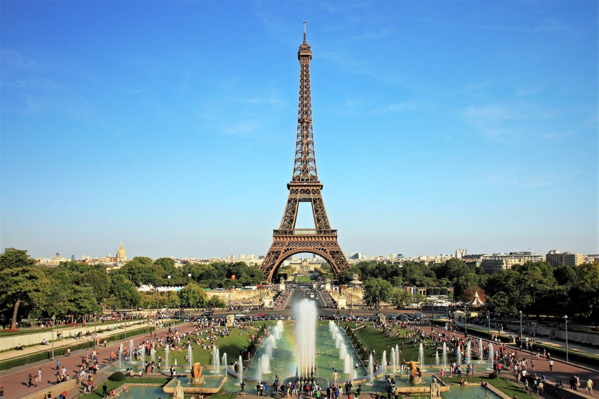 एफिल टॉवर, पेरिस, फ्रांस के आसपास के क्षेत्र का गाइड टूर