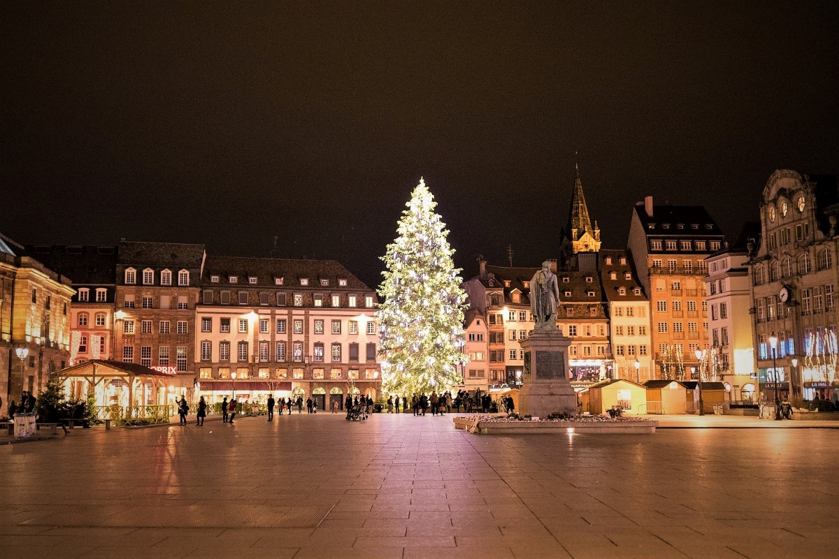 سوق عيد الميلاد في ستراسبورغ ، فرنسا